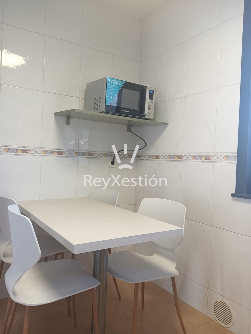 Foto 6 ALQUILER PISO RECIEN REFORMADO ZONA FONTIÑAS