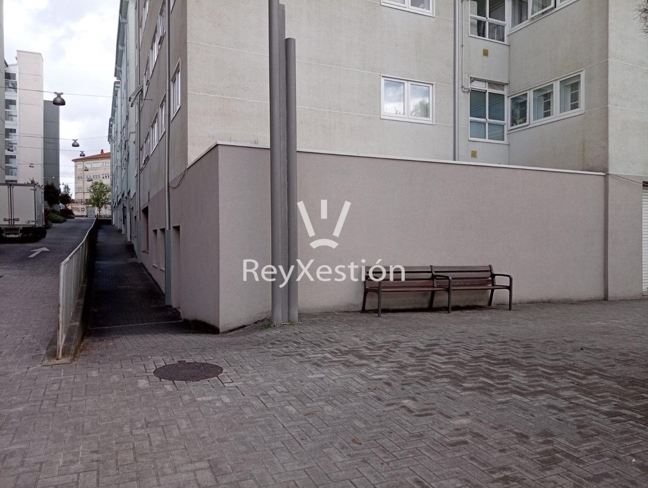 Foto 2 Alúgase LOCAL COMERCIAL en Campus Norte, fronte a Facultade de Filoloxía 