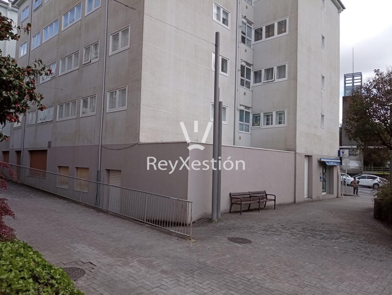 Foto 4 Alúgase LOCAL COMERCIAL en Campus Norte, fronte a Facultade de Filoloxía 