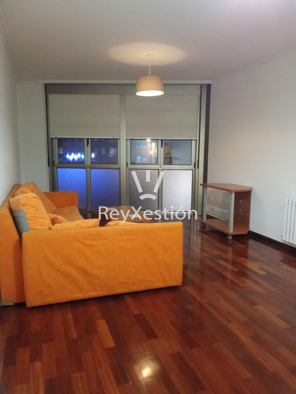 Foto 2 Alúgase PISO en Carballo (con garaxe e trasteiro). 