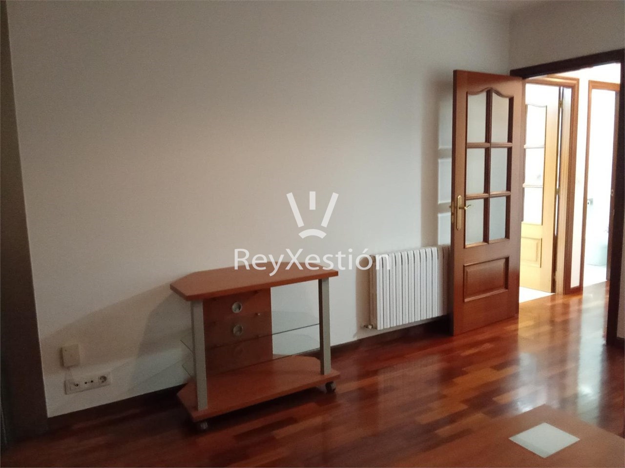 Foto 5 Alúgase PISO en Carballo (con garaxe e trasteiro). 