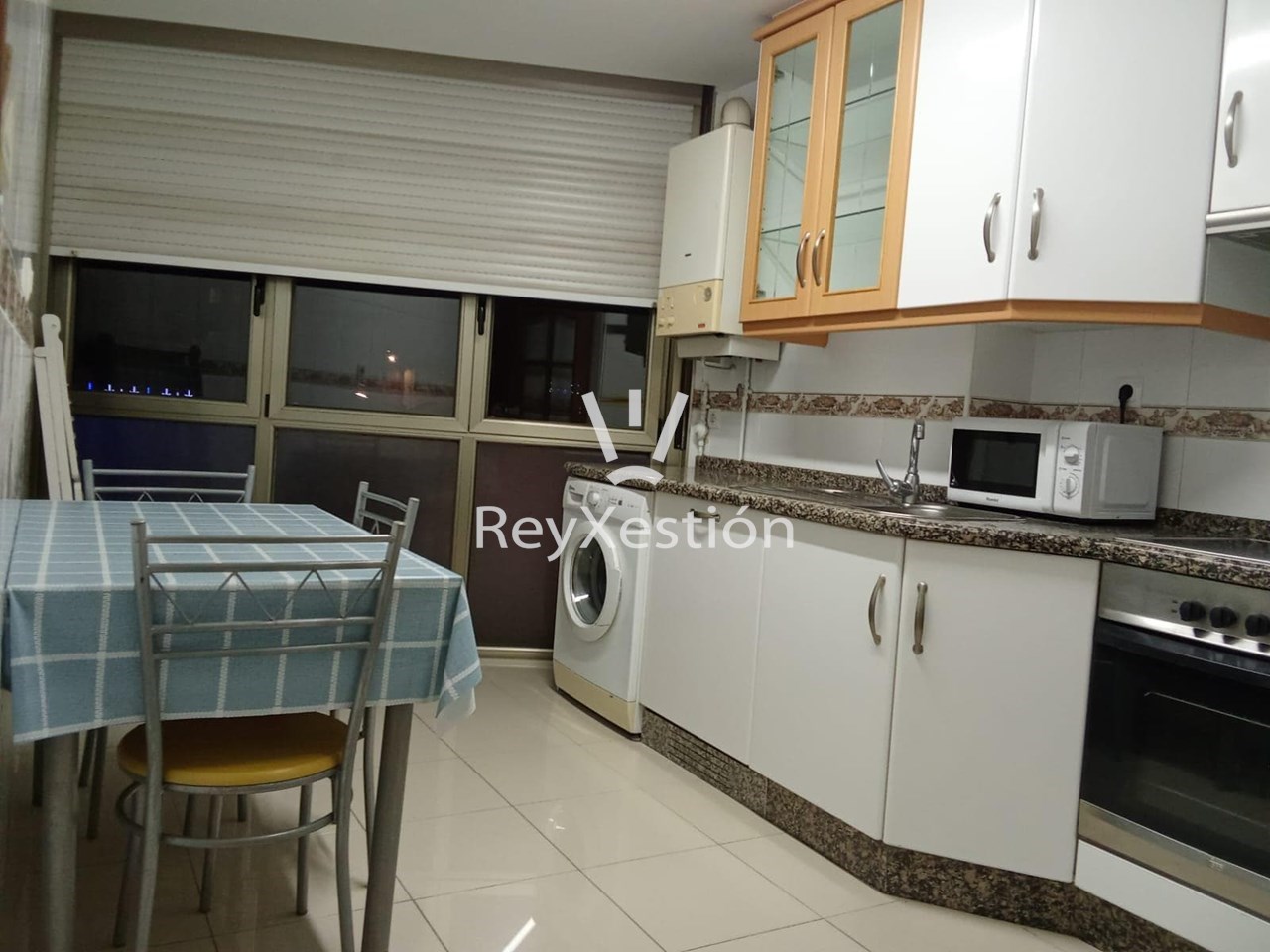 Foto 10 Alúgase PISO en rúa Cemiterio Vello, Carballo