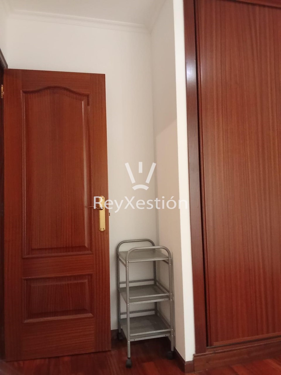 Foto 3 Alúgase PISO en rúa Cemiterio Vello, Carballo