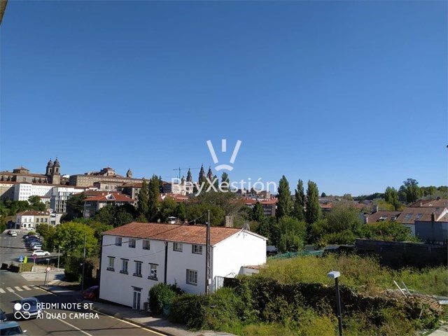 AMPLIO PISO DE 4 DORMITORIOS EN SANTA ISABEL - SOLO POR CURSO - Santiago de Compostela