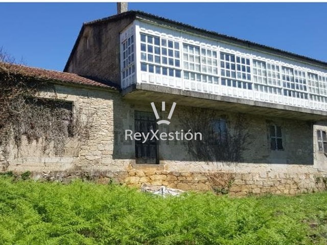 CASA AMPLIA CON TERRENO PARA REHABILITAR EN PORTOMOURO (VAL DO DUBRA)