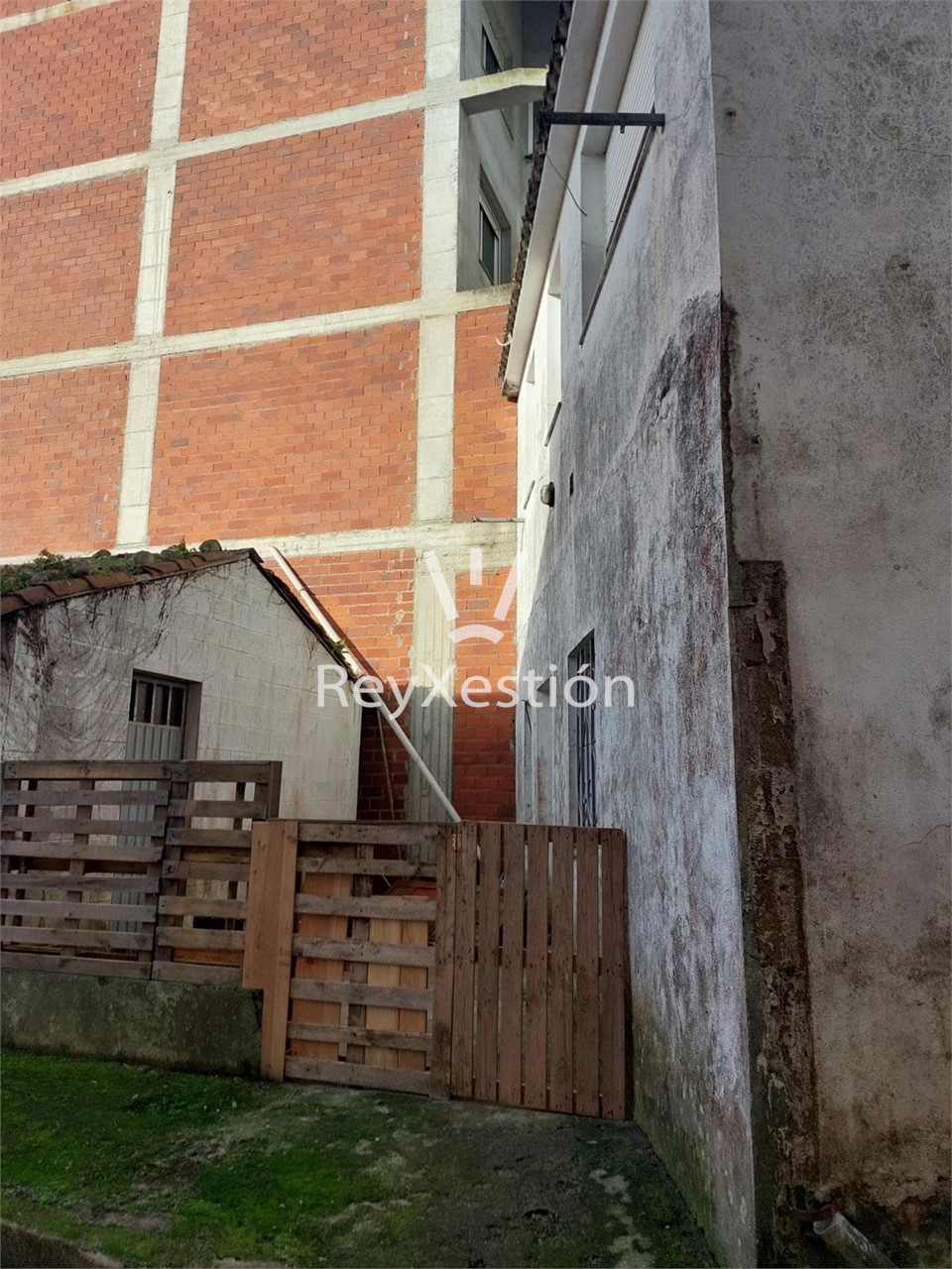 Foto 4 CASA CON FINCA TRASERA EN CARBALLO  PARA REHABILITAR
