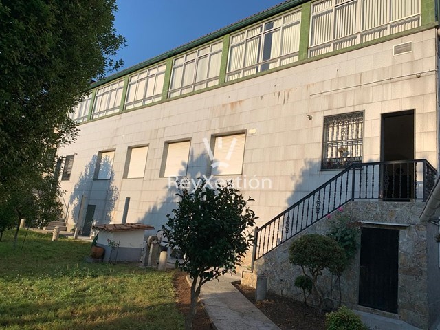 Casa Unifamiliar con garaxe e xardín con caseta, na rúa do Tambre 49, Zona Norte de Santiago - Santiago de Compostela