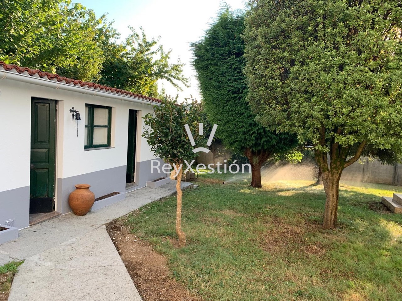 Foto 8 Casa Unifamiliar con garaxe e xardín con caseta, na rúa do Tambre 49, Zona Norte de Santiago