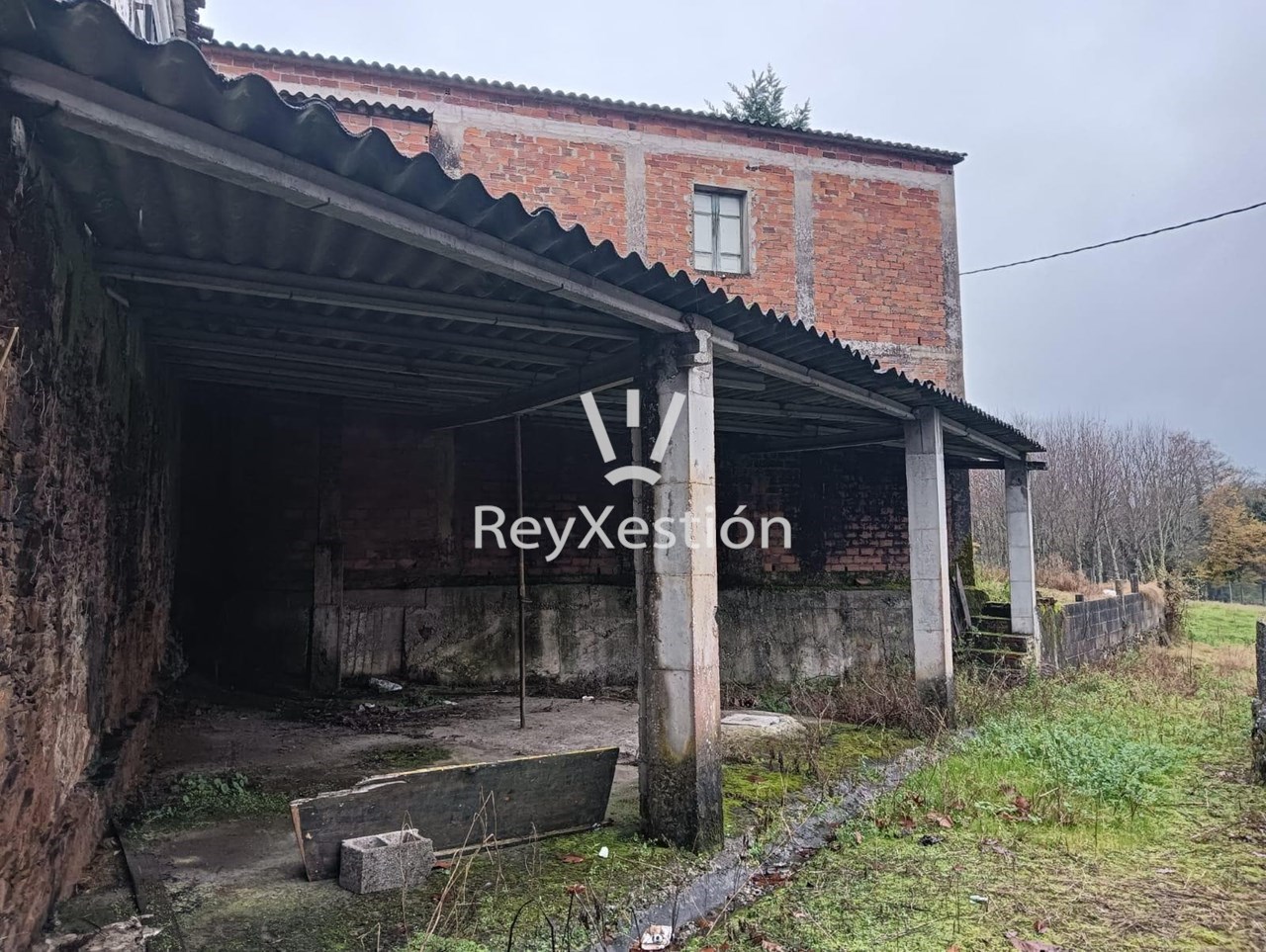 Foto 12 CASA UNIFAMILIAR DE PEDRA (con terreno e 2 naves multiuso) en Lavacolla - Santiago de Compostela