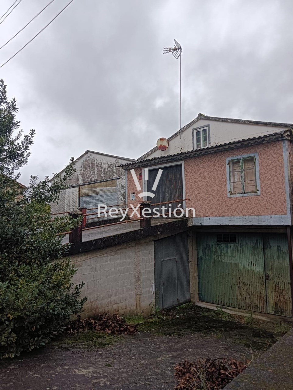 Foto 17 CASA UNIFAMILIAR DE PEDRA (con terreno e 2 naves multiuso) en Lavacolla - Santiago de Compostela