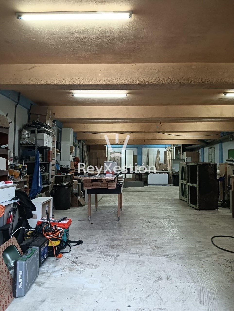 Foto 4 CASA UNIFAMILIAR DE PEDRA (con terreno e 2 naves multiuso) en Lavacolla - Santiago de Compostela