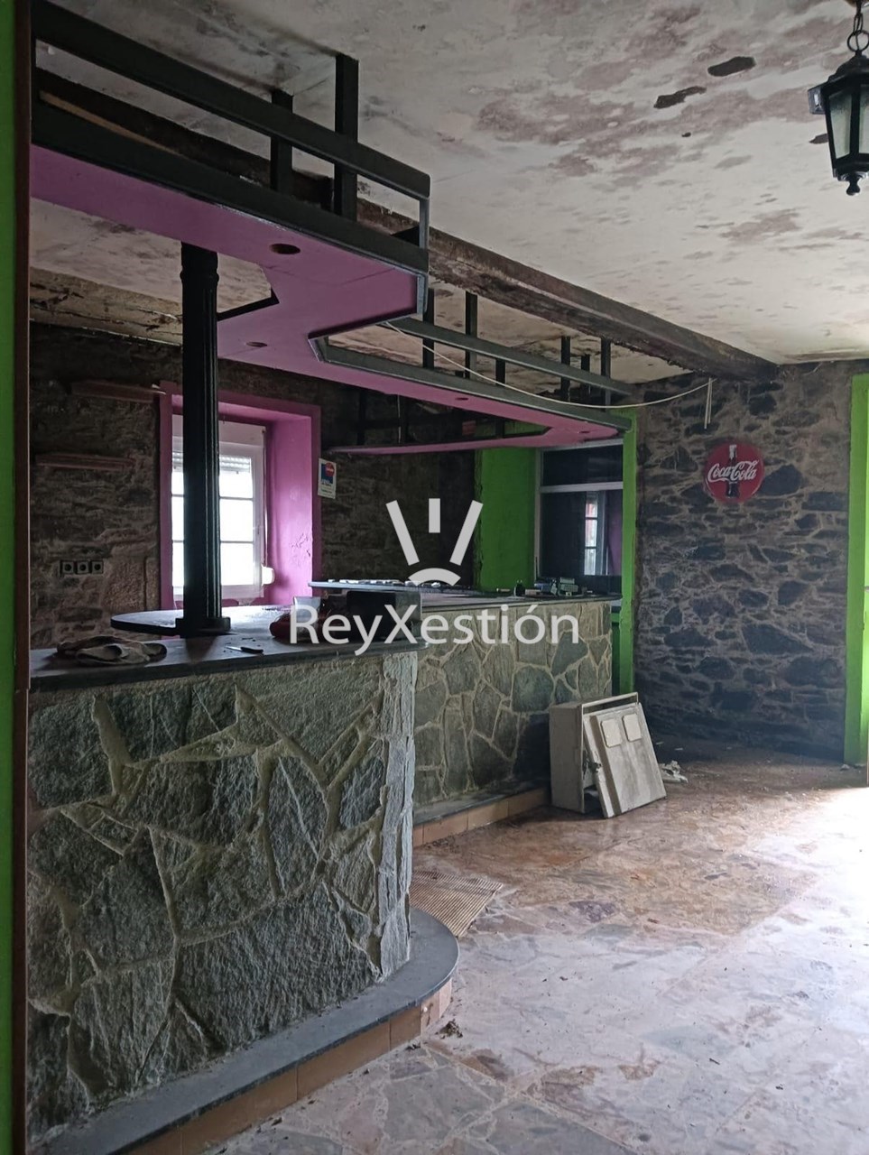 Foto 6 CASA UNIFAMILIAR DE PEDRA (con terreno e 2 naves multiuso) en Lavacolla - Santiago de Compostela