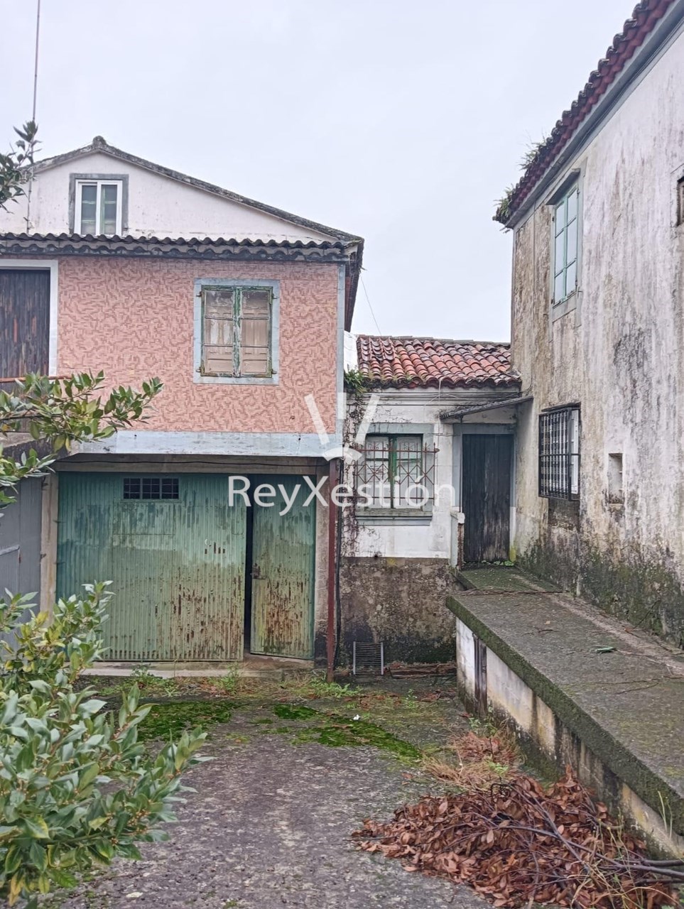 Foto 18 CASA UNIFAMILIAR DE PEDRA (con terreno e dúas naves multiuso) en Lavacolla