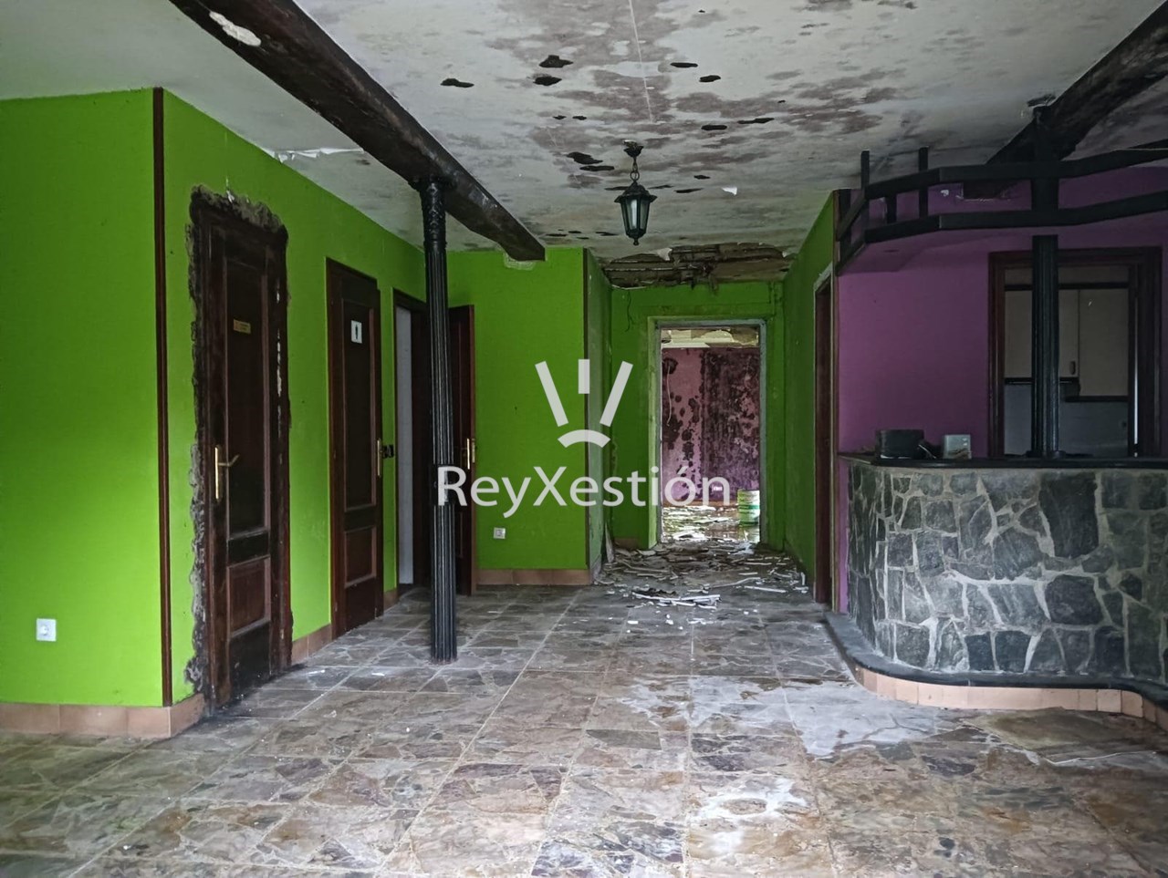 Foto 7 CASA UNIFAMILIAR DE PEDRA (con terreno e dúas naves multiuso) en Lavacolla