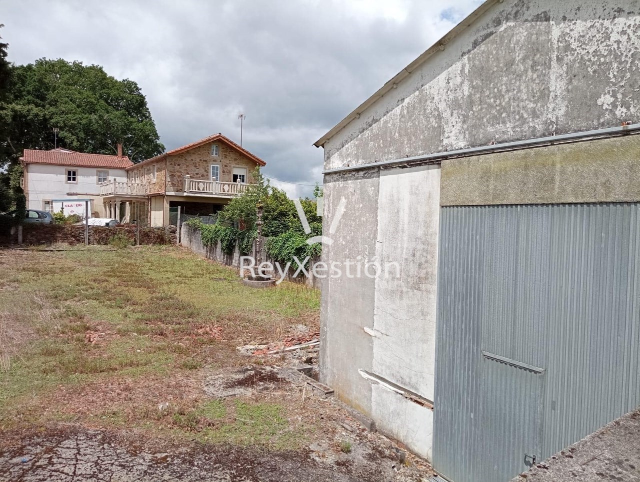 Foto 10 CASA UNIFAMILIAR DE PIEDRA PARA REHABILITAR - CON TERRENO Y DOS NAVES EN LAVACOLLA