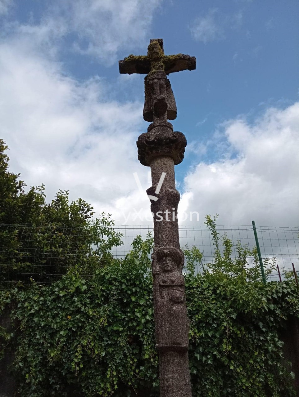 Foto 17 CASA UNIFAMILIAR DE PIEDRA PARA REHABILITAR - CON TERRENO Y DOS NAVES EN LAVACOLLA
