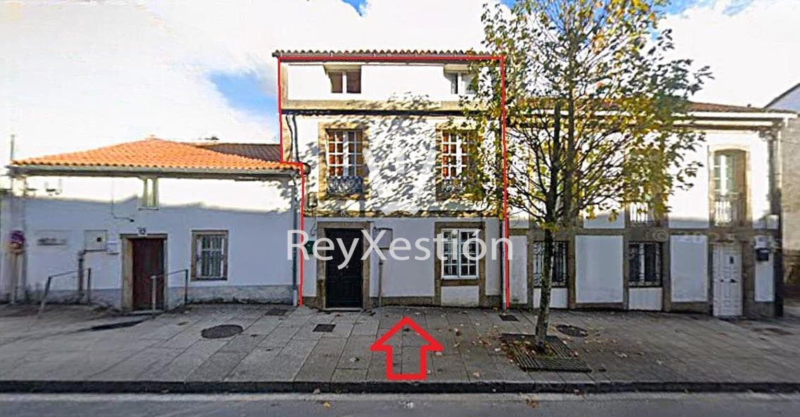 Foto 1 CASA UNIFAMILIAR na rúa Salvadas (Campus Norte de Santiago)