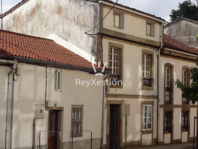 CASA UNIFAMILIAR na rúa Salvadas, CAMPUS NORTE, Santiago - Santiago de Compostela