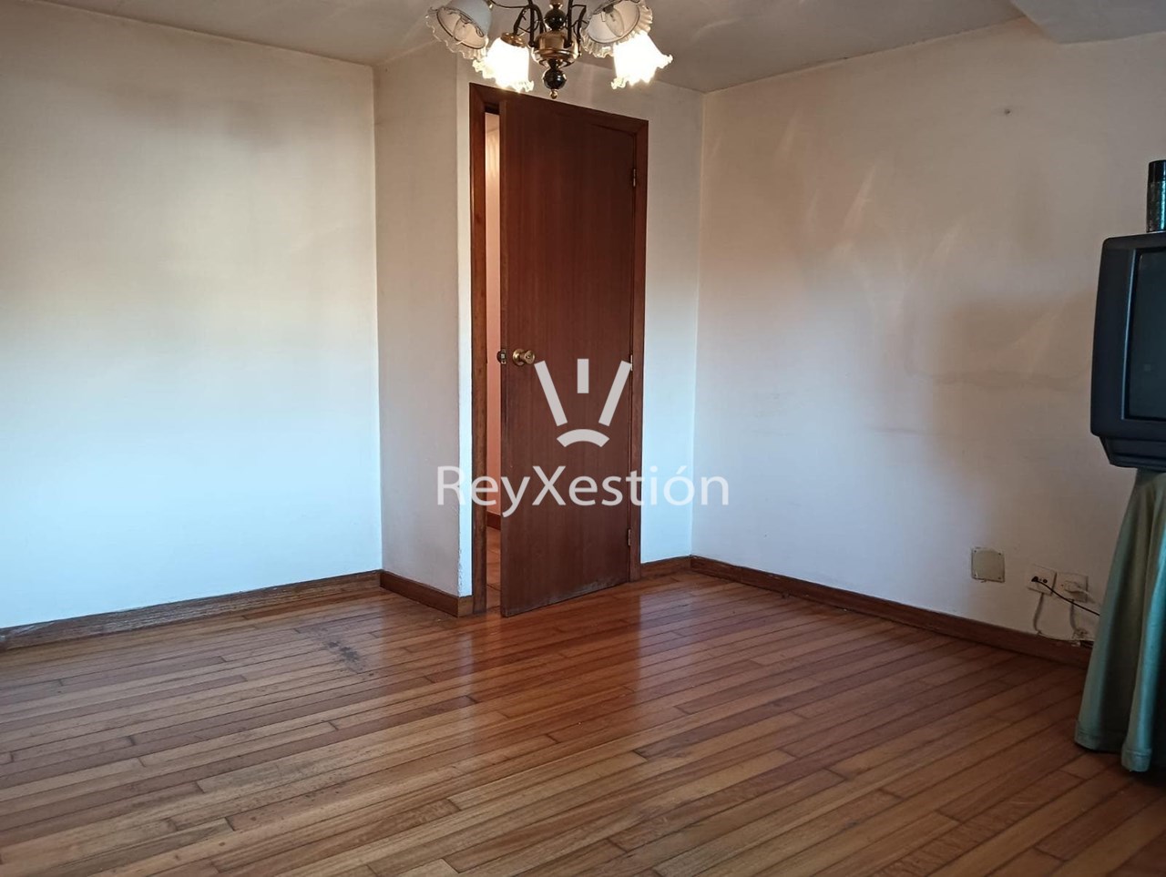 Foto 3 CASA UNIFAMILIAR na rúa Salvadas, CAMPUS NORTE, Santiago