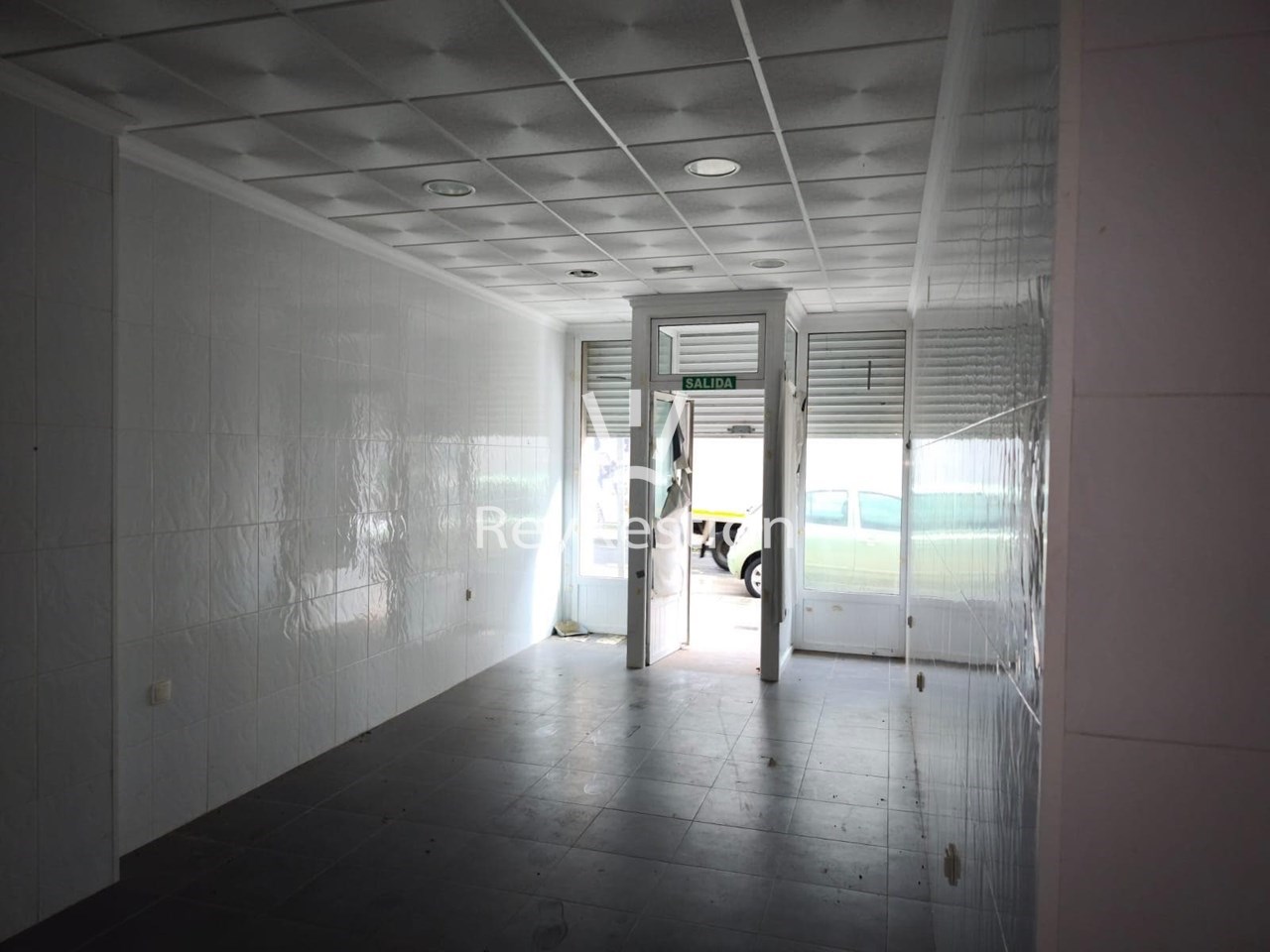 Foto 4 LOCAL COMERCIAL CON GARAXE - CAMPUS SUR - SANTIAGO 