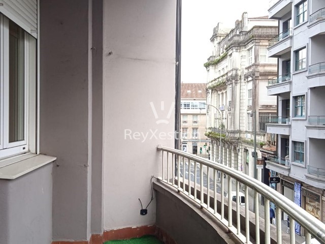 PISO 4 DORMITORIOS SIN MUEBLES JUNTO PLAZA DE GALICIA - Santiago de Compostela