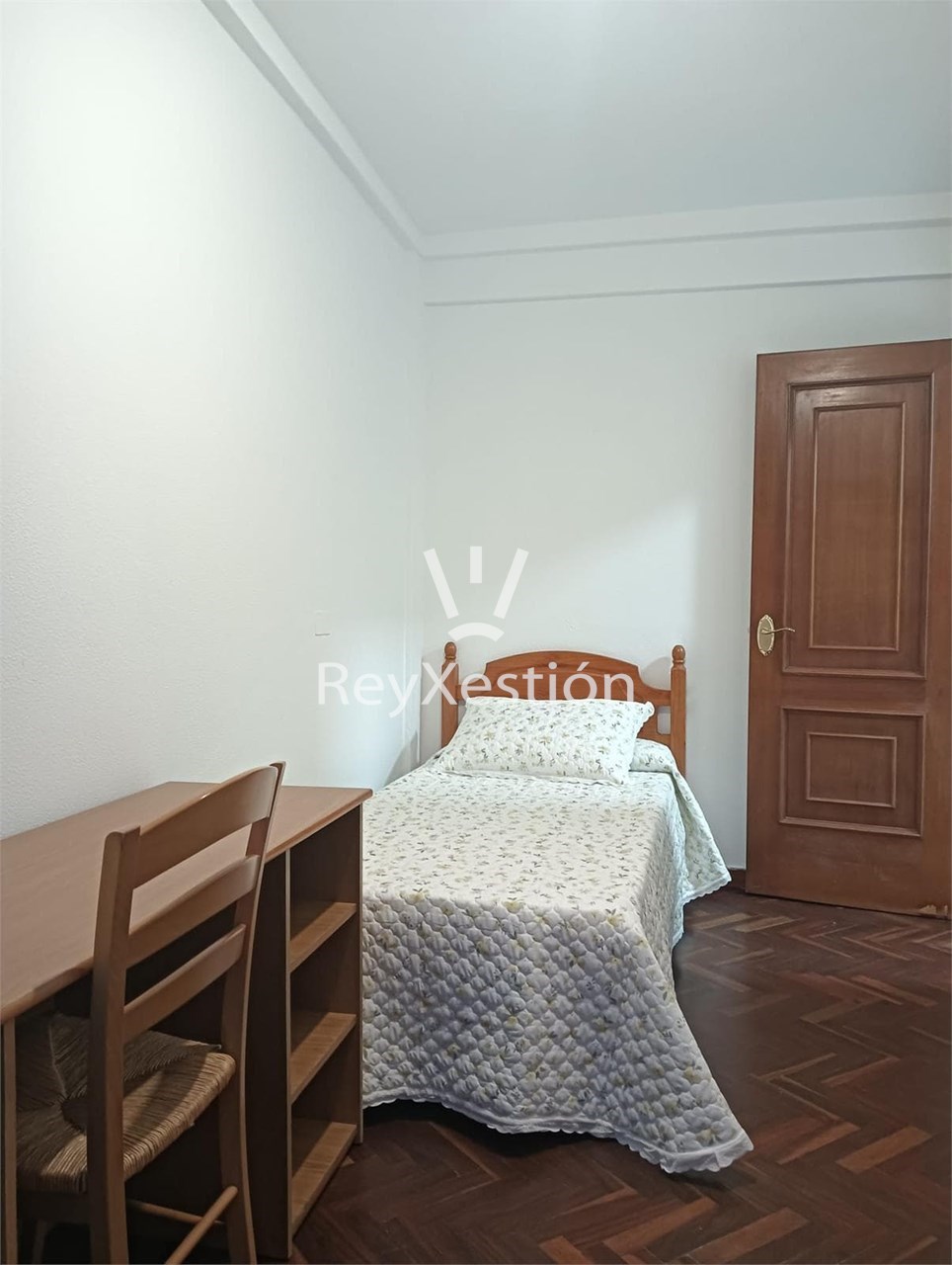 Foto 8 PISO ZONA VISTA ALEGRE 3 DORMITORIOS - CALLE BISPO DIEGO PELAEZ