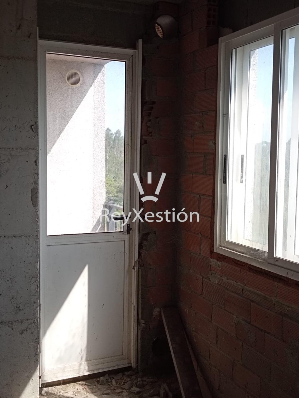 Foto 12 PLANTA 3ª EXTERIOR + BAIXO CUBERTA, na rúa Alexandre Bóveda, Santa Comba