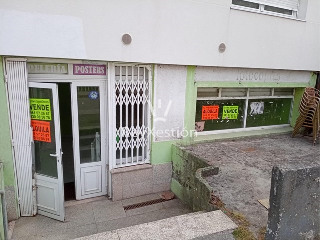 SE ALQUILA LOCAL COMERCIAL CAMPUS NORTE, ANTIGUA COPISTERÍA. - Santiago de Compostela