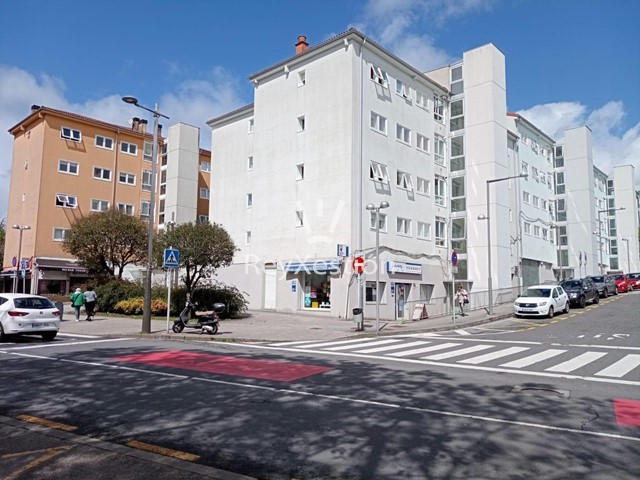 SE ALQUILA LOCAL COMERCIAL EN ZONA NORTE - Santiago de Compostela