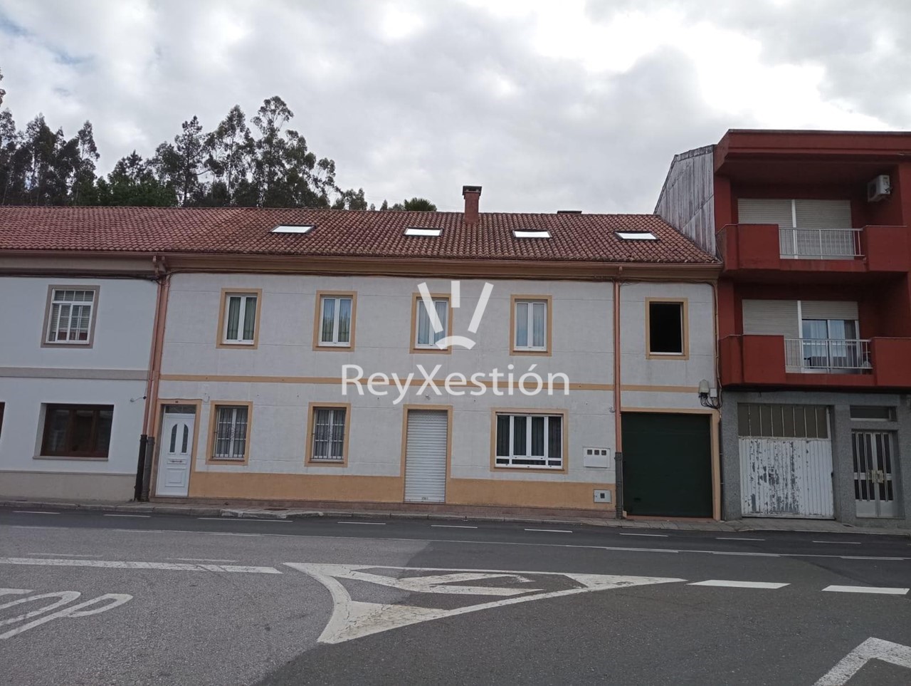 Foto 1 SE VENDE CASA EN PORTOMOURO (A 15 MINUTOS DE SANTIAGO DE COMPOSTELA)