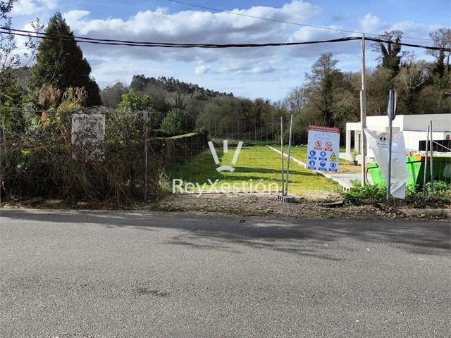 SE VENDE PARCELA EN OLEIROS