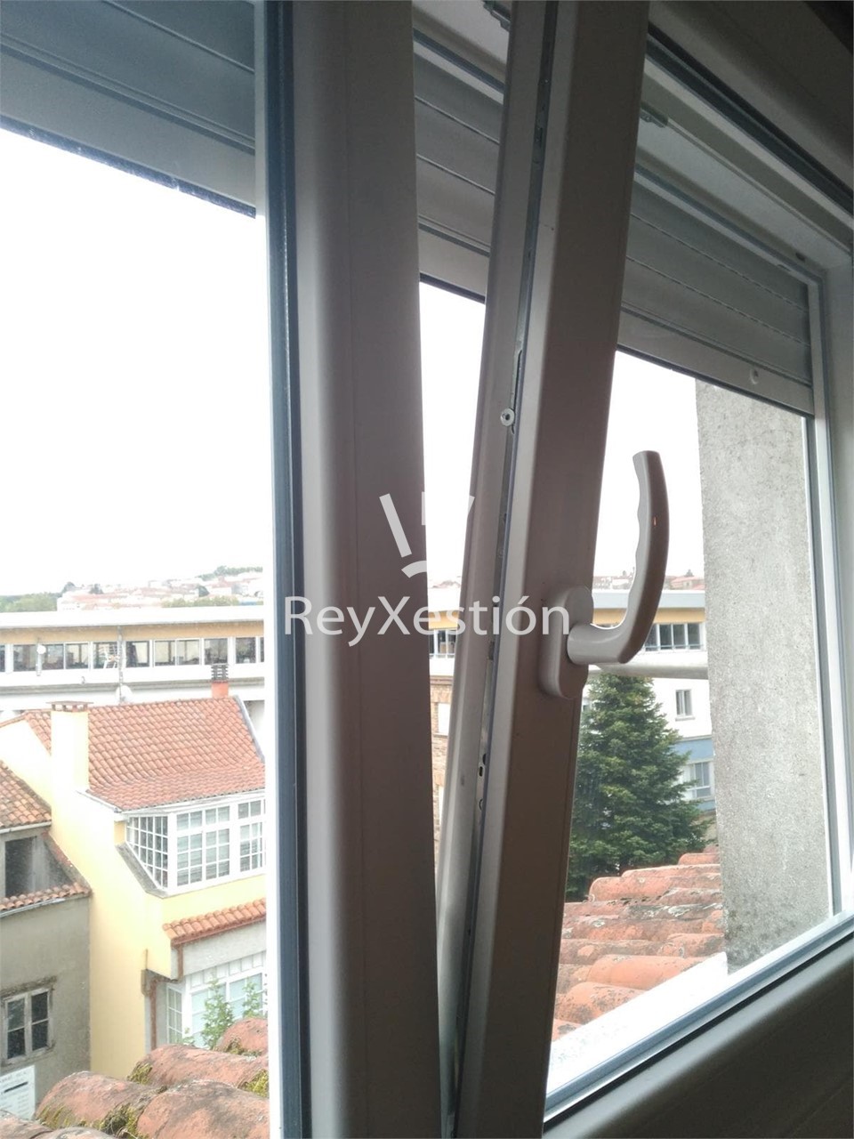 Foto 1 SE VENDE PISO ALQUILADO en Vista Alegre Santiago de Compostela 