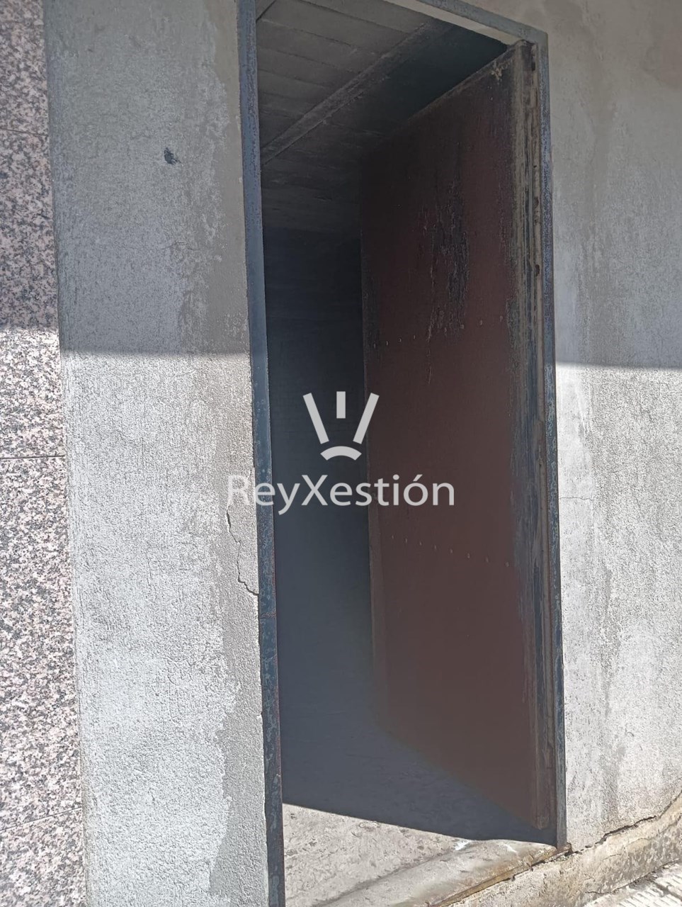 Foto 3 SE VENDE: PLANTA BAJA CON GARAJE, y/o, SÓTANO CON GARAJE, Camiño dos Vilares (Santiago)