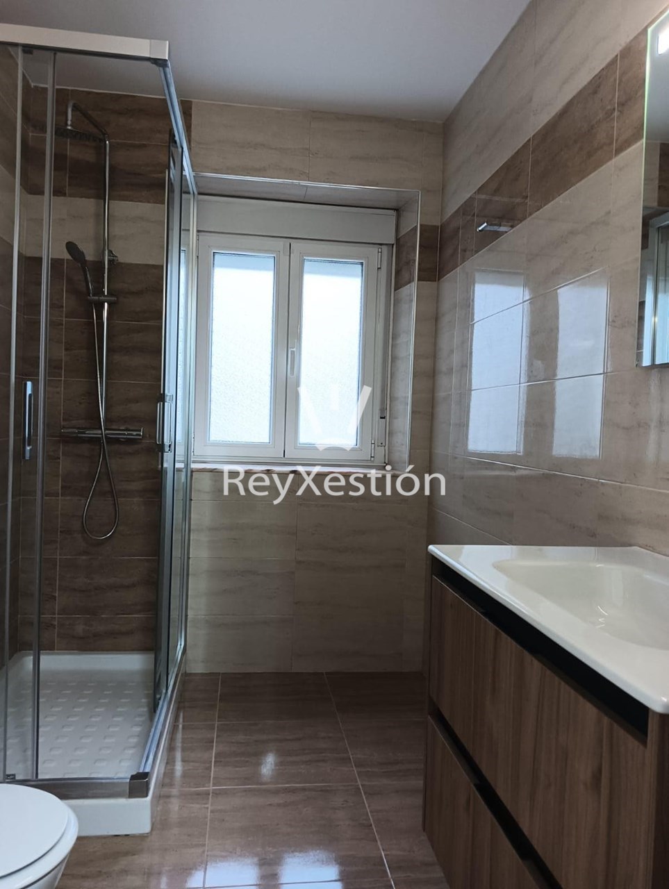 Foto 21 UNIFAMILIAR CON PARCELA 1.700m² PARA ESTRENAR (20 min. Santiago de Compostela)