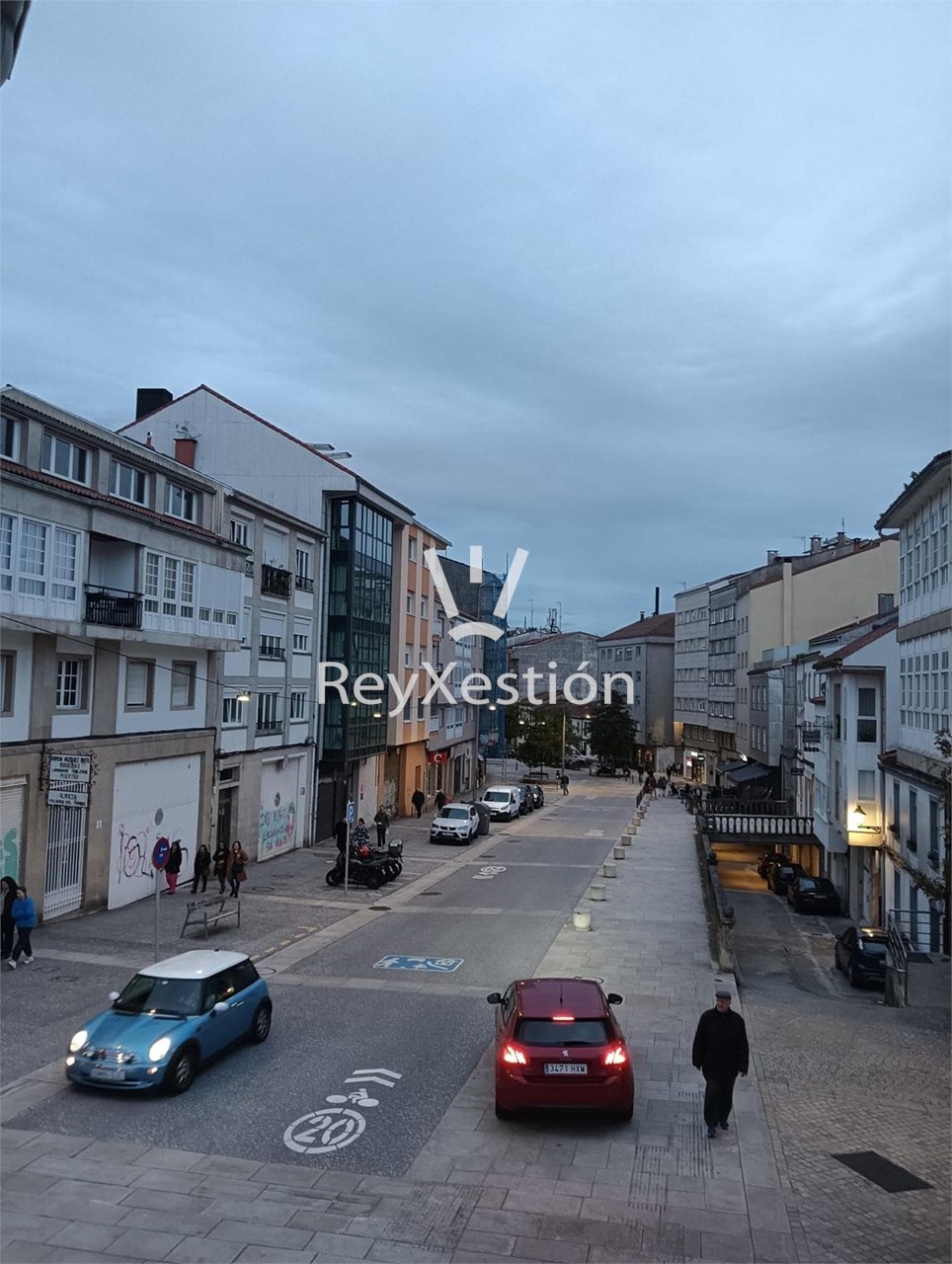 Foto 2 VÉNDESE CASA CON LOCAL, en Rúa CRUZ DE SAN PEDRO (Santiago de Compostela)