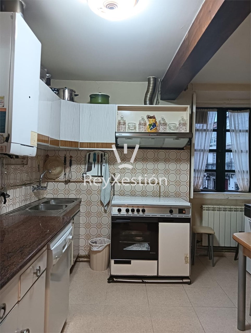 Foto 4 VÉNDESE CASA CON LOCAL, en Rúa CRUZ DE SAN PEDRO (Santiago de Compostela)