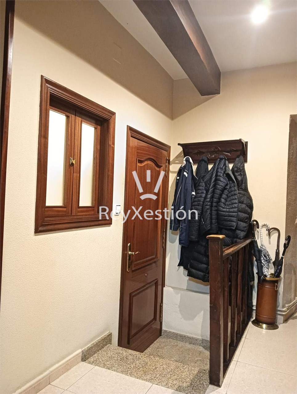 Foto 7 VÉNDESE CASA CON LOCAL, en Rúa CRUZ DE SAN PEDRO (Santiago de Compostela)