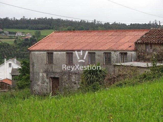 Véndese CASA + TERRENO, en Troián de Abaixo, Sofán (Carballo)