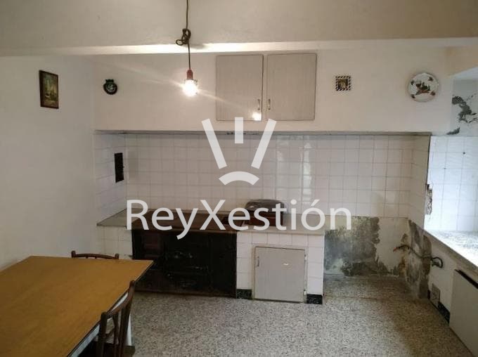 Foto 3 Véndese CASA + TERRENO, en Troián de Abaixo, Sofán (Carballo)