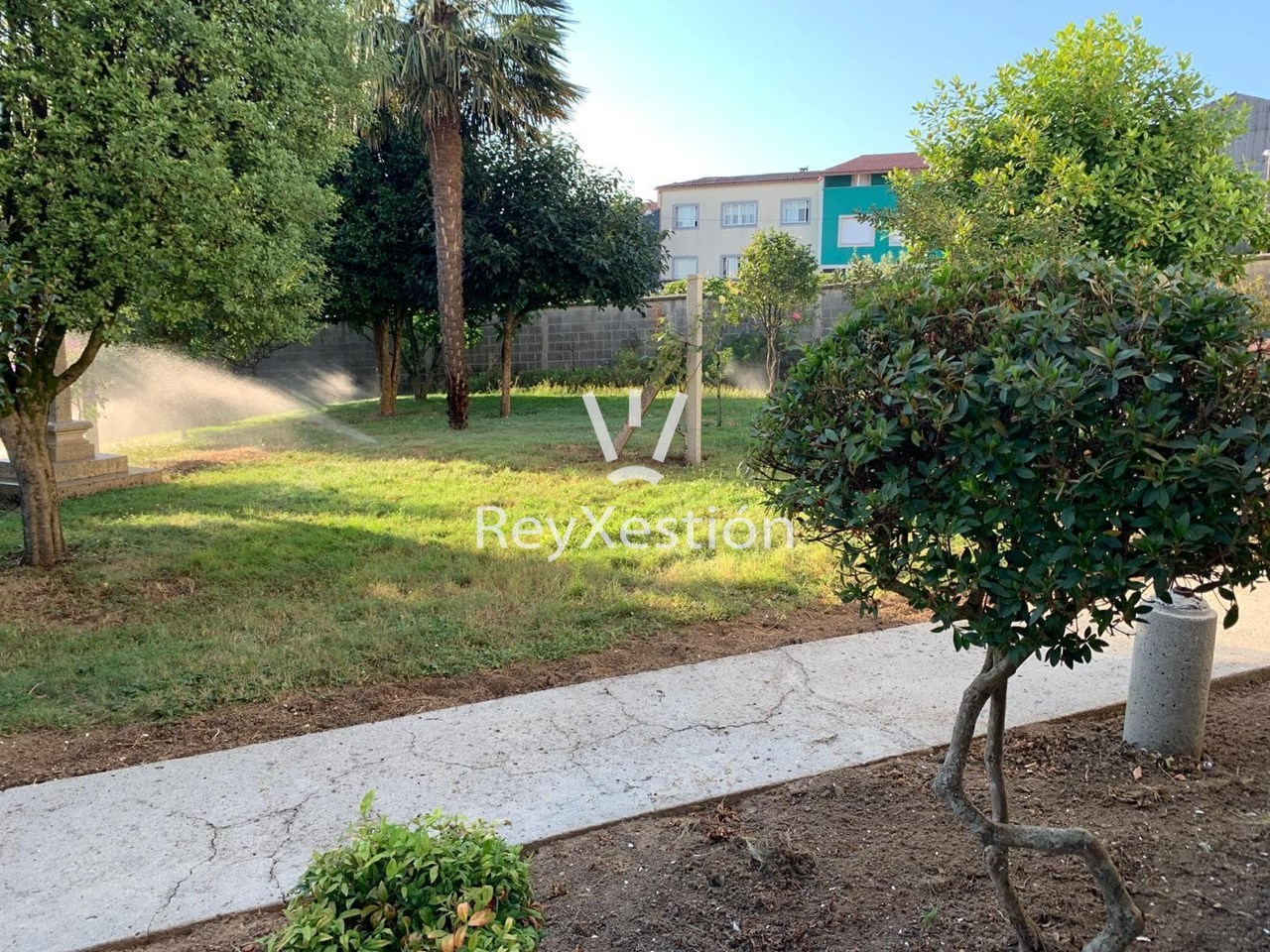 Foto 4 Véndese Casa Unifamiliar (garaxe + xardín), na rúa do Tambre 51, Zona Norte de Santiago