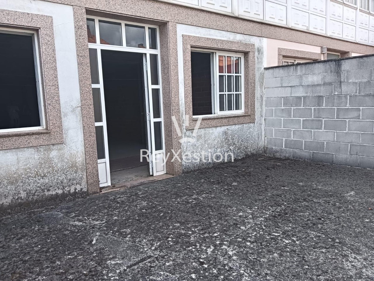 Foto 10 Véndese LOCAL (-1) para uso VIVENDA (con Terrraza e Garaxe)