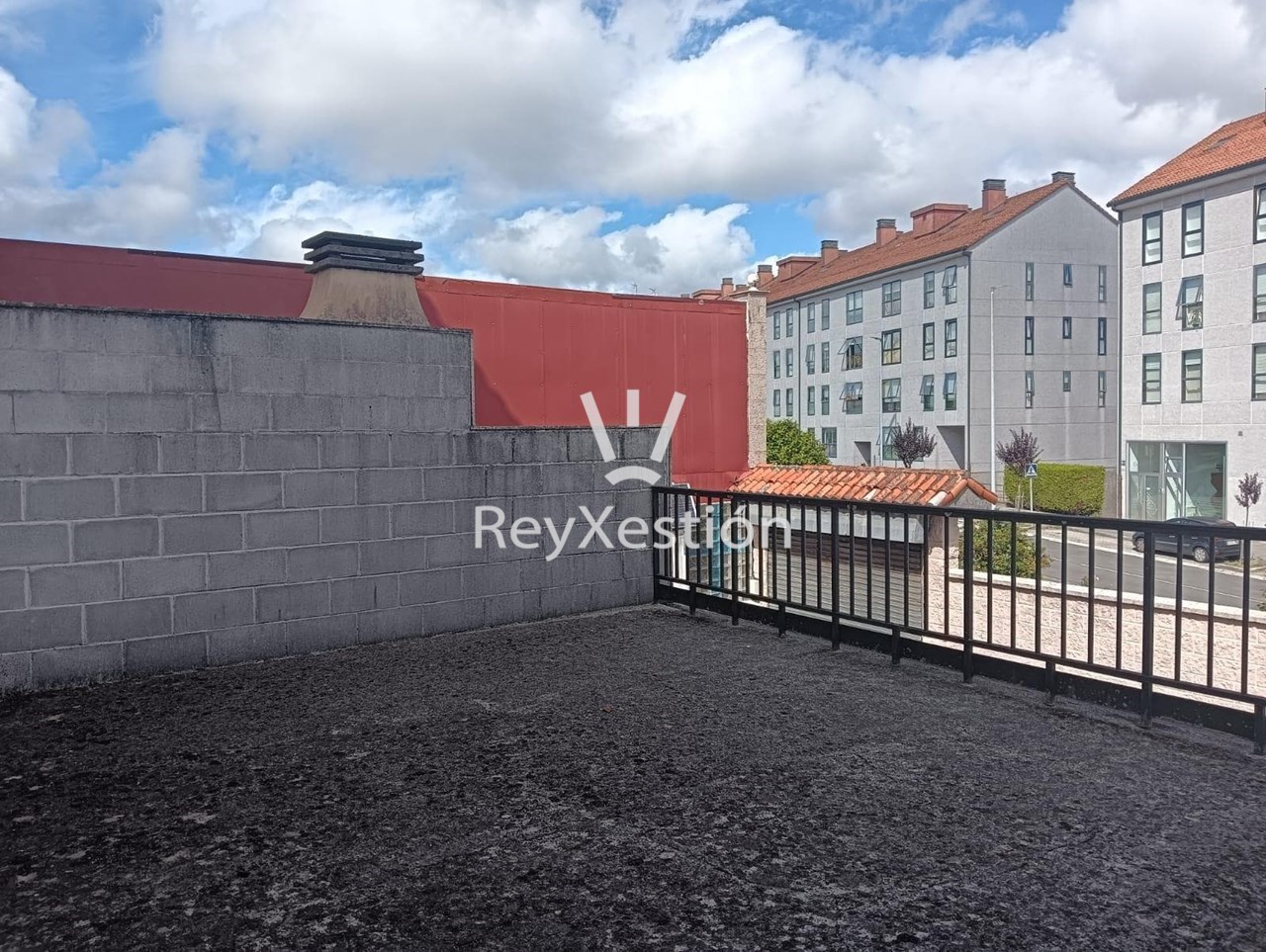 Foto 11 Véndese LOCAL (-1) para uso VIVENDA (con Terrraza e Garaxe)