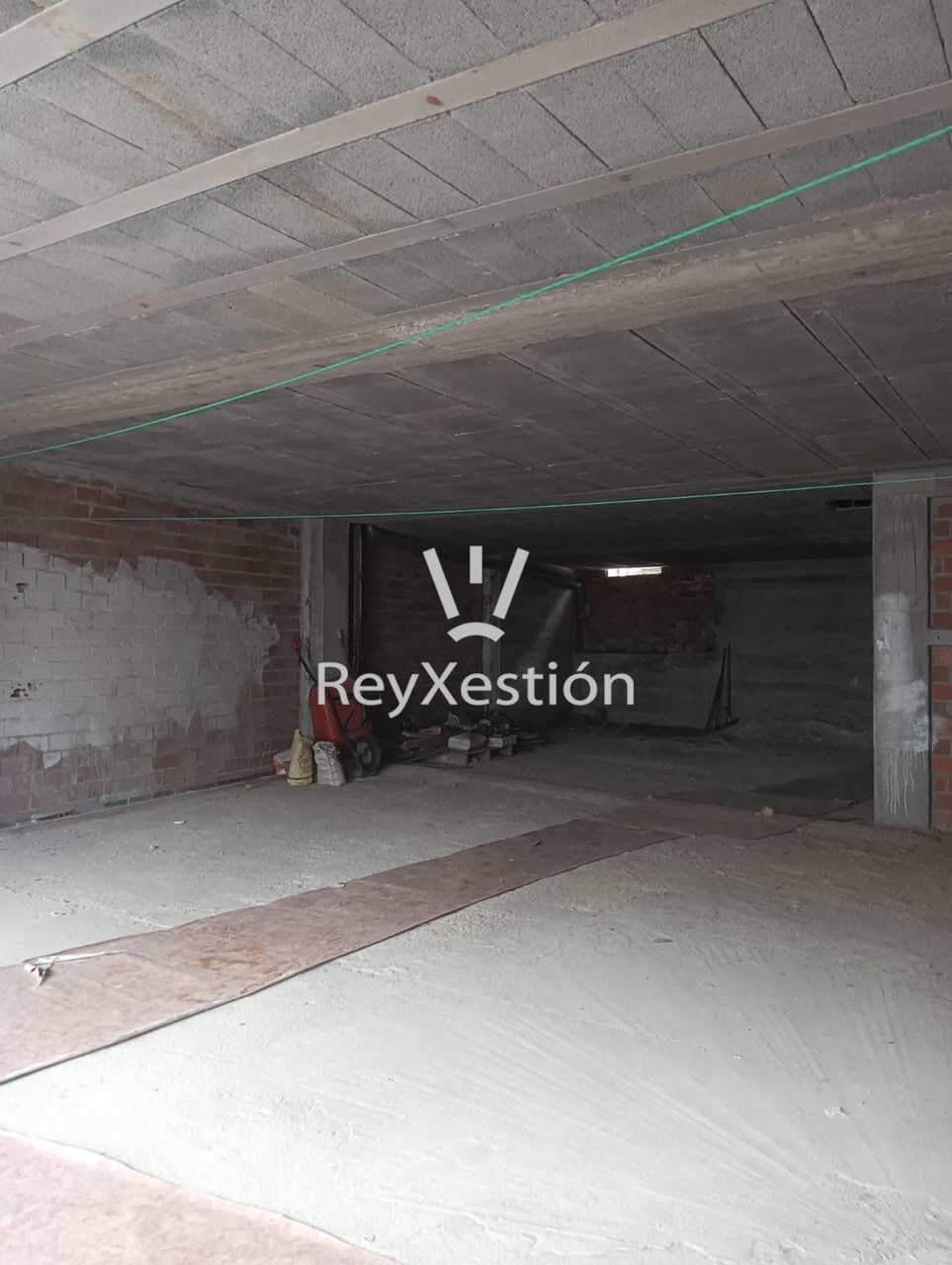 Foto 6 Véndese LOCAL (-1) para uso VIVENDA (con Terrraza e Garaxe)