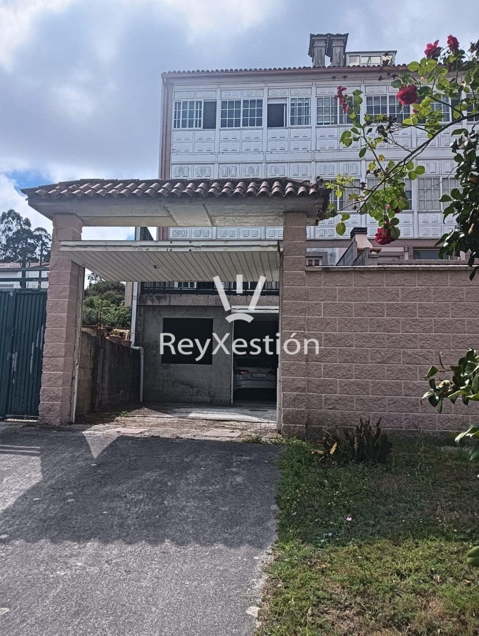 Foto 17 Véndese LOCAL (-1) para uso VIVENDA (con Terrraza e plaza de Garaxe)