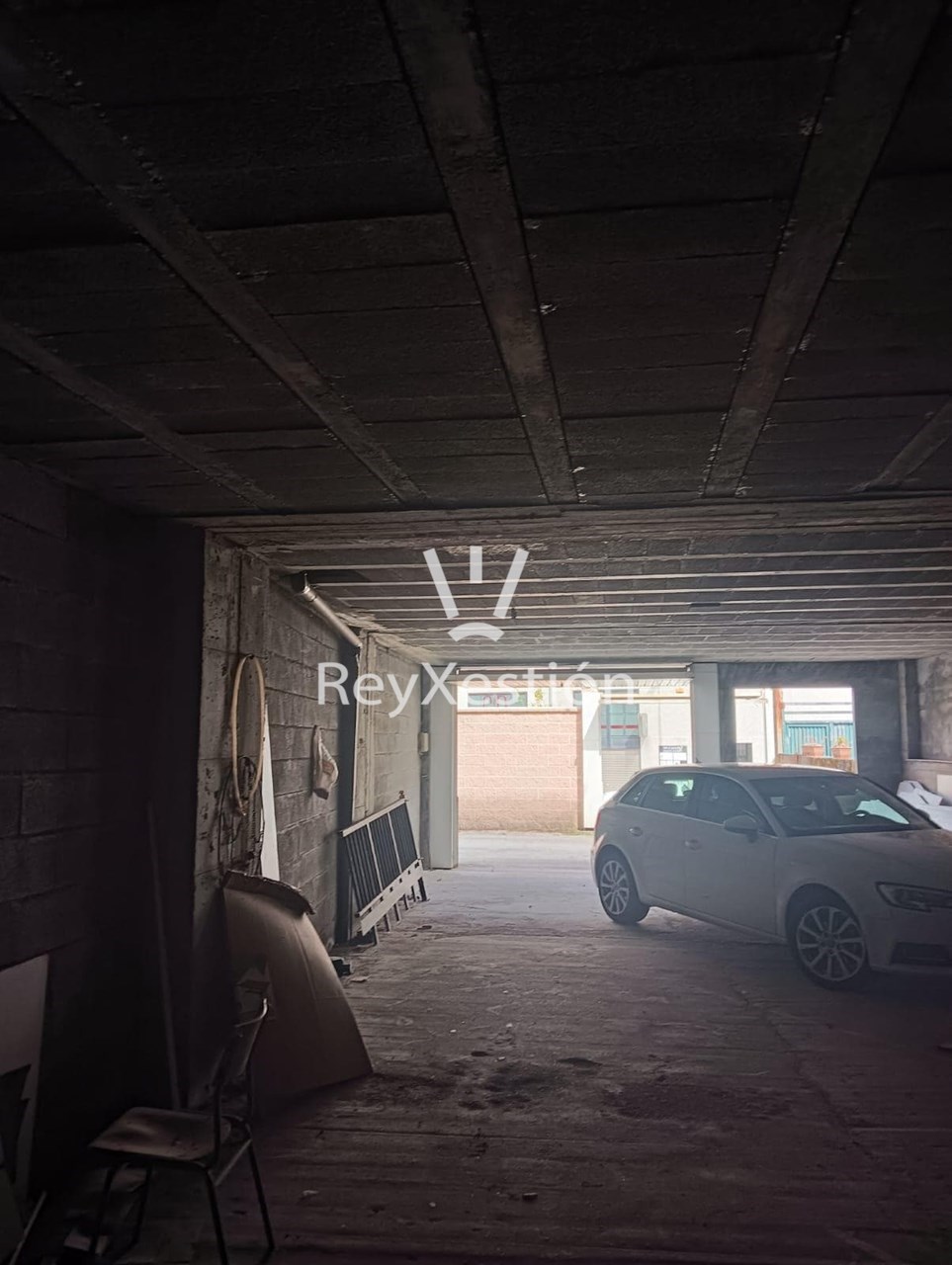 Foto 18 Véndese LOCAL (-1) para uso VIVENDA (con Terrraza e plaza de Garaxe)