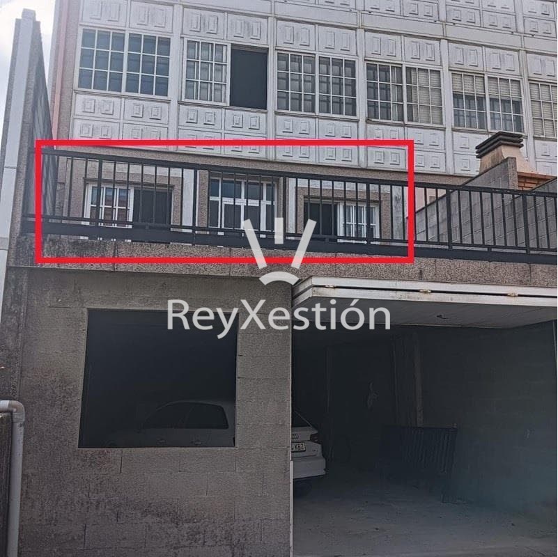 Foto 1 Véndese LOCAL (-1) para uso VIVENDA (con Terrraza e plaza de Garaxe)