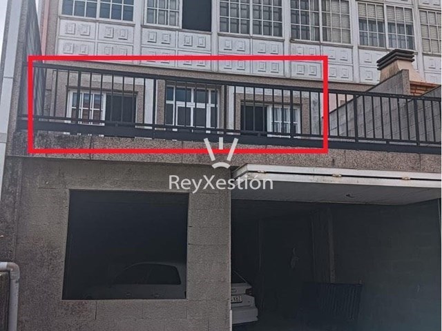 Véndese LOCAL (-1) para uso VIVENDA (con Terrraza e plaza de Garaxe) - Santiago de Compostela