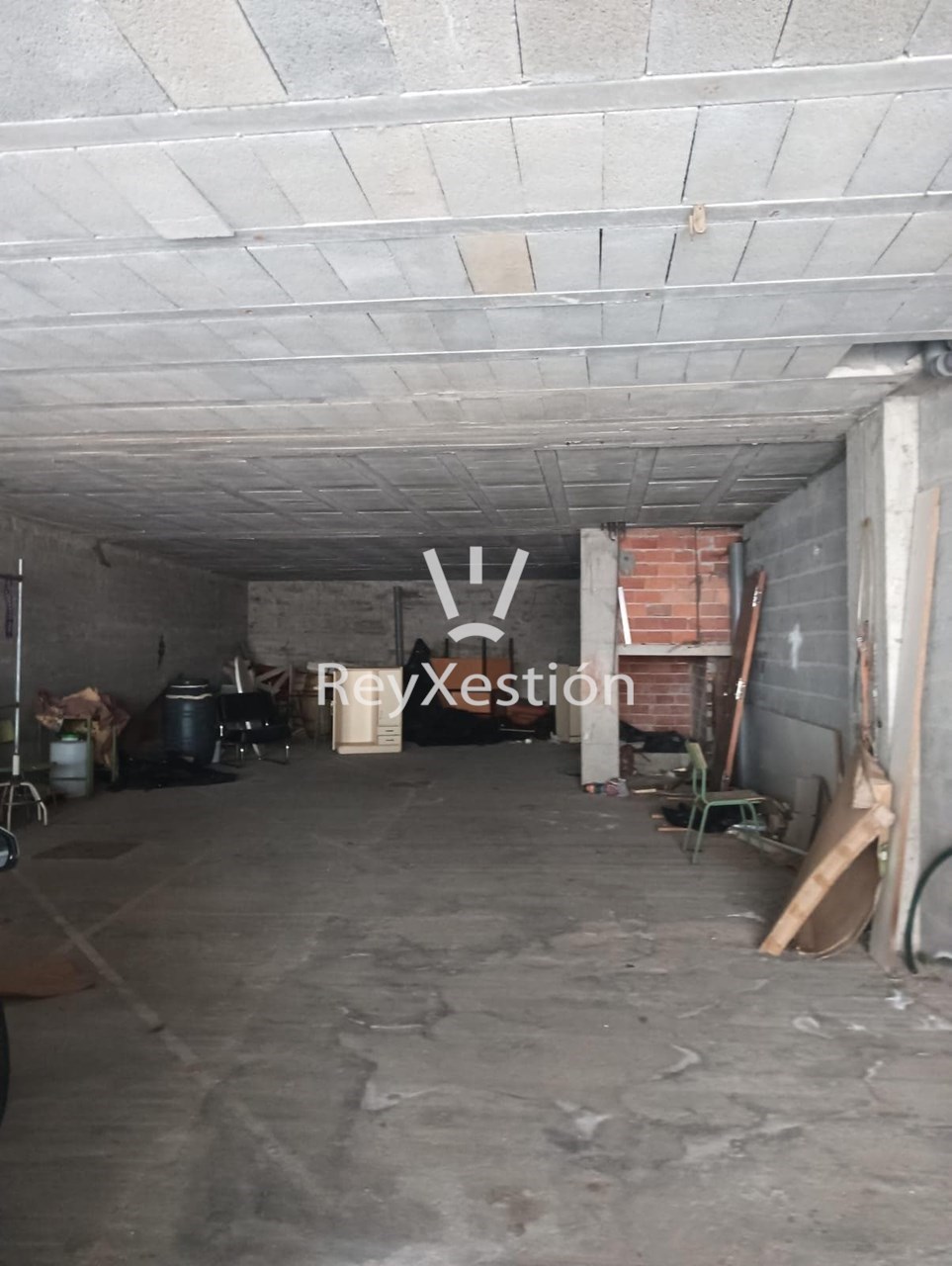 Foto 7 Véndese LOCAL (-1) para uso VIVENDA (con Terrraza e plaza de Garaxe)