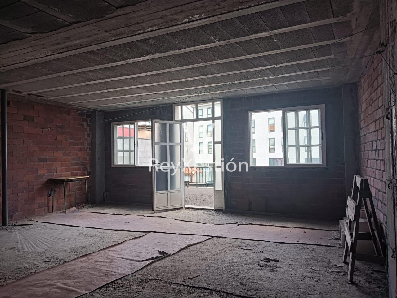 Foto 9 Véndese LOCAL (-1) para uso VIVENDA (con Terrraza e plaza de Garaxe)