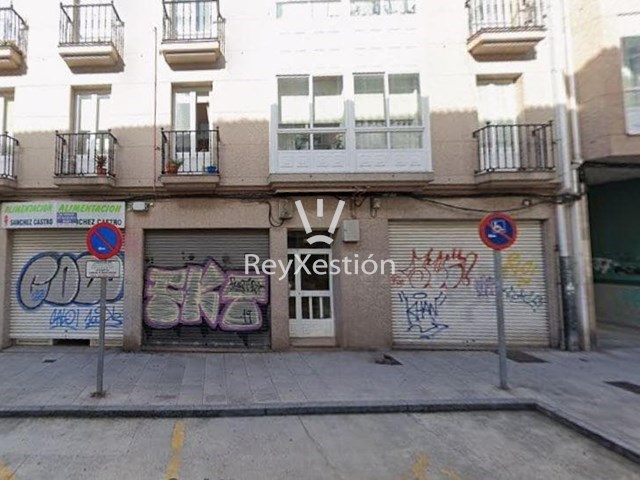 Véndese LOCAL COMERCIAL (con garaxe), en Conxo, Santiago de Compostela